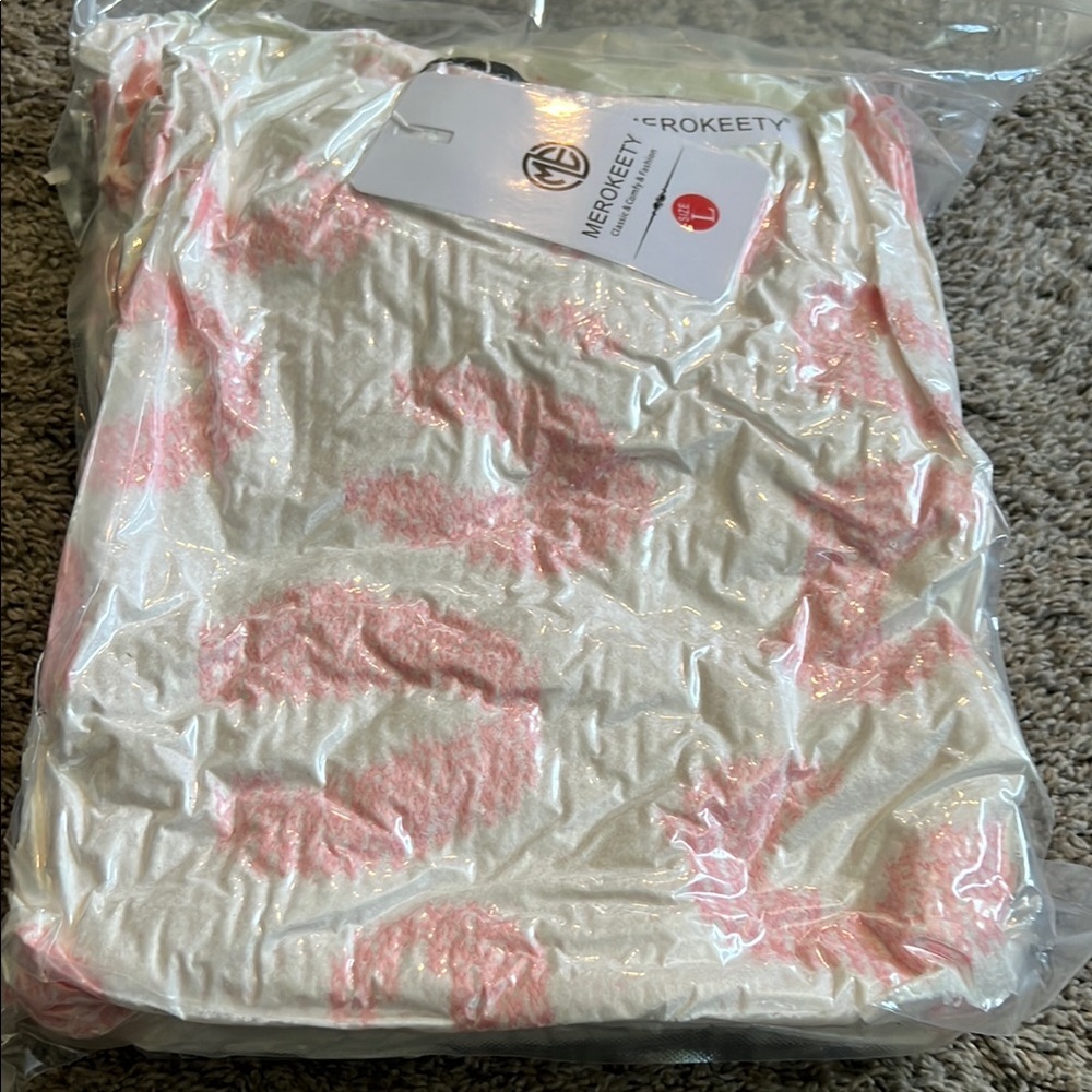 MEROKEETY Pink and White Top